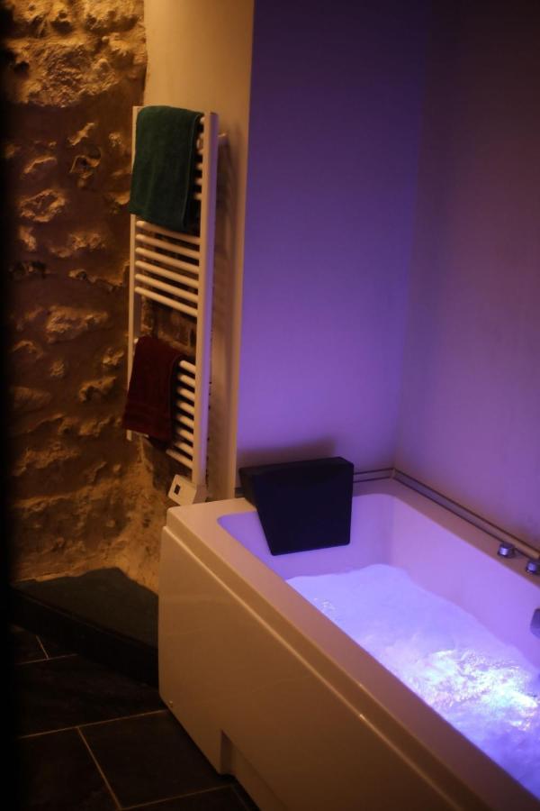 La Montrieuse, Chambre Individuelle Avec Sauna Et Baignoire Spa Naveil Luaran gambar