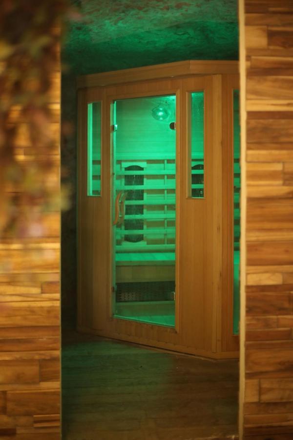 La Montrieuse, Chambre Individuelle Avec Sauna Et Baignoire Spa Naveil Luaran gambar